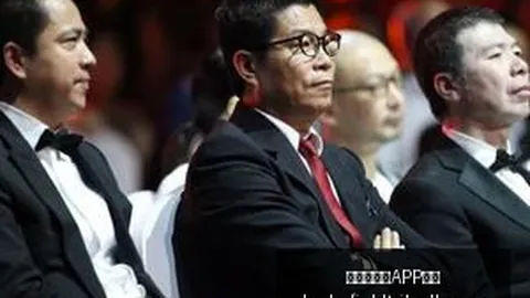 福克斯季后赛勇战伤痛，最新百家乐APP下载官网，，展现顶级防守，队友教练见证其价值